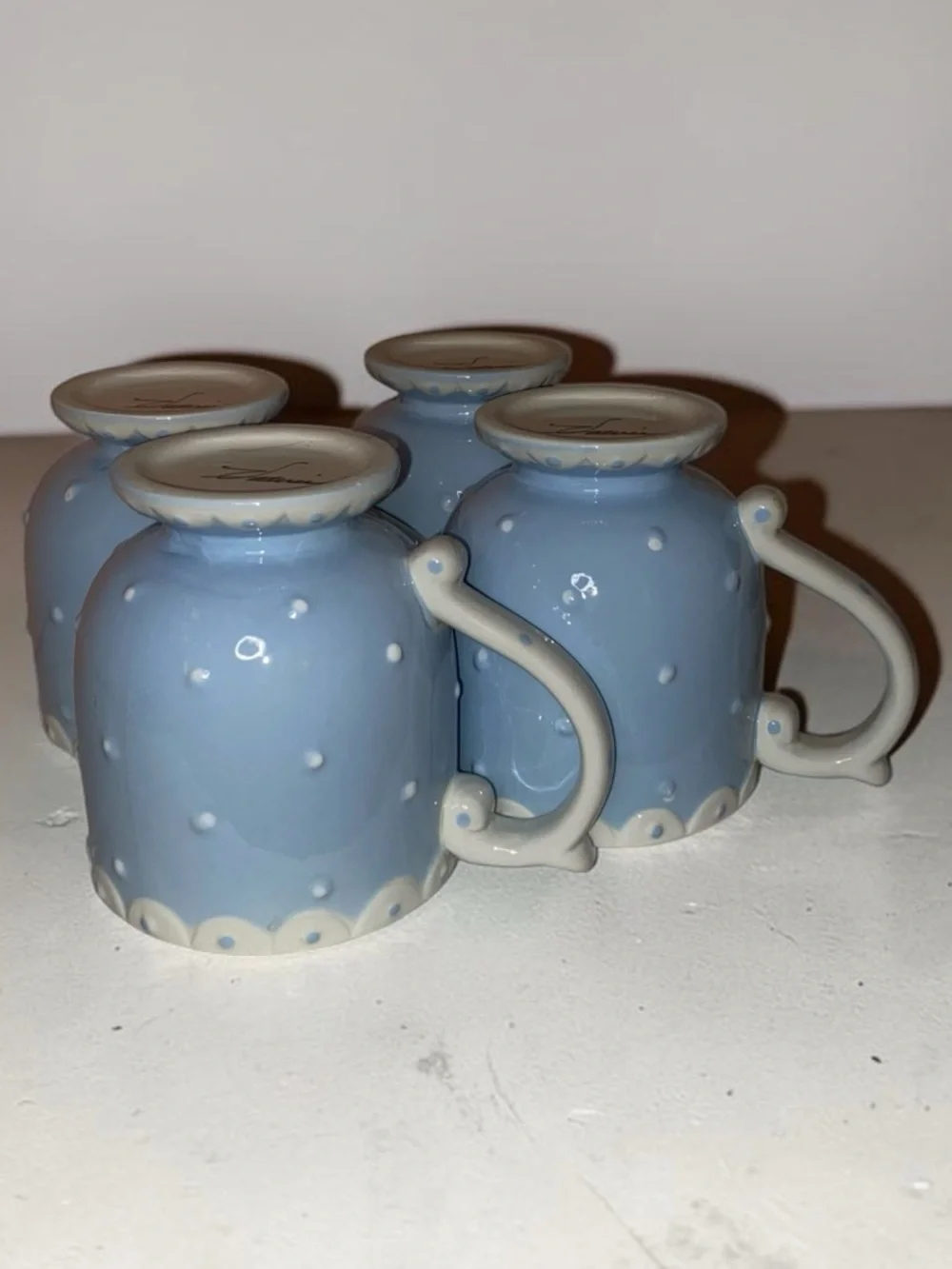 VALERIE PFEIFFER Set of 4 Pedestal Mugs Polka Dot Scalloped Edges LT Blue White - Picture 6 of 6